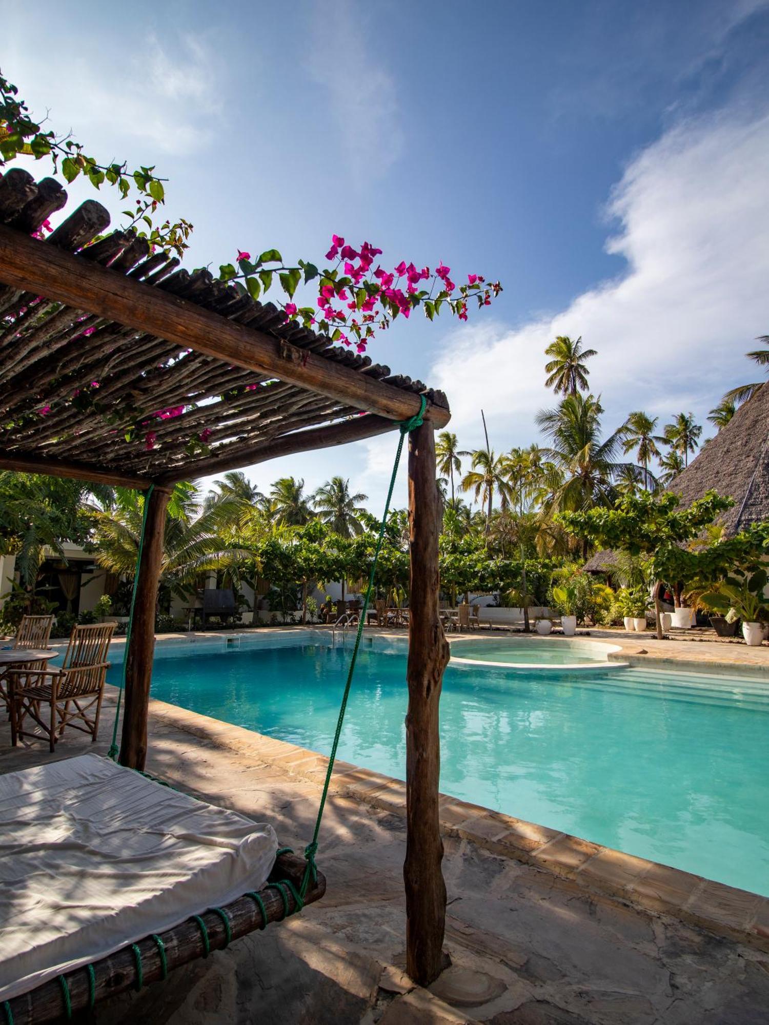 Tropical Boutique Hotel & Resto Pingwe Exterior foto